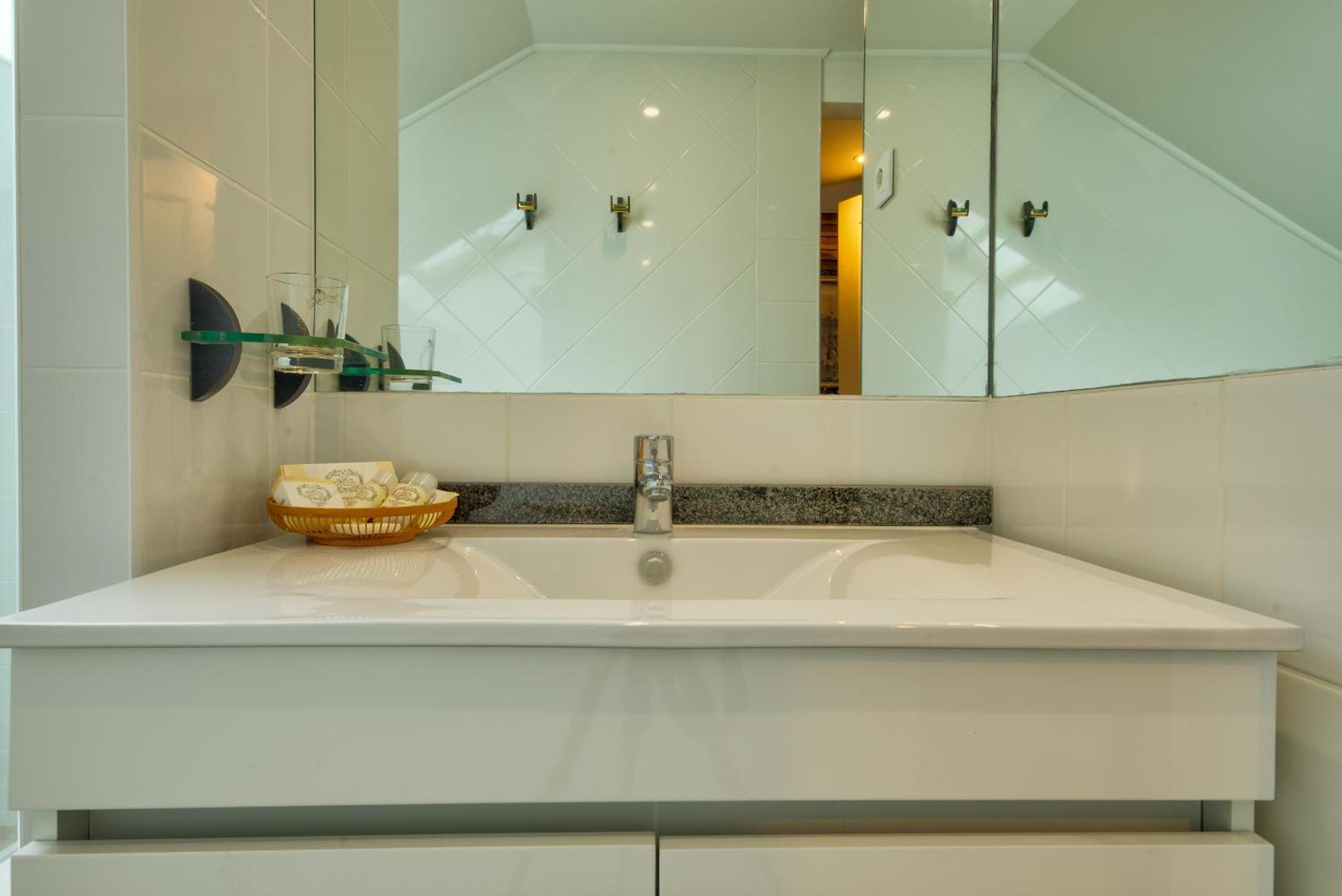 Adore Portugal Coimbra Guest House Екстер'єр фото