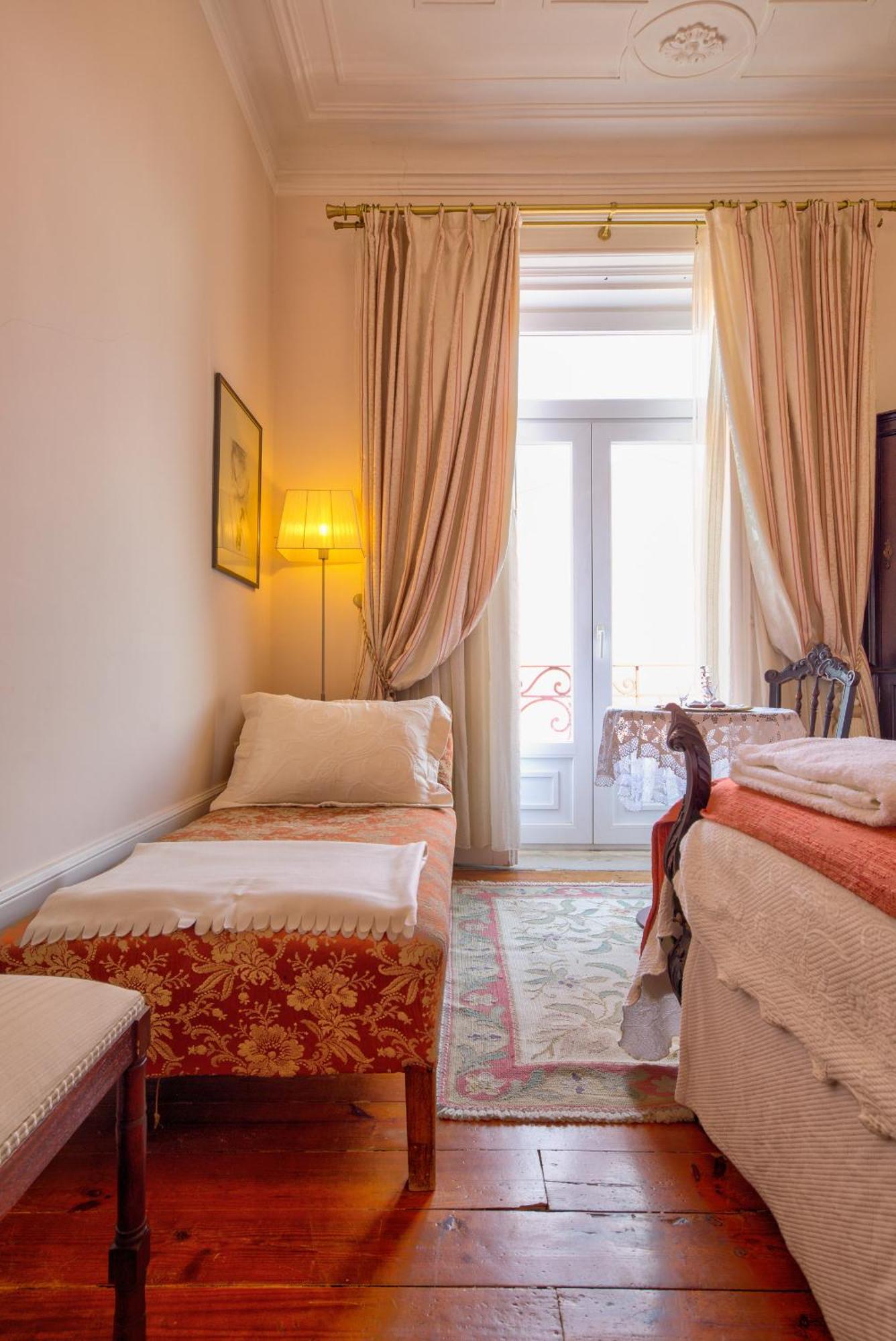 Adore Portugal Coimbra Guest House Екстер'єр фото